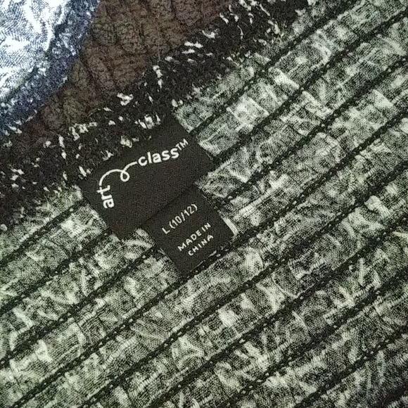 Art Class flutter sleeve smocked dress - Picture 2 of 5